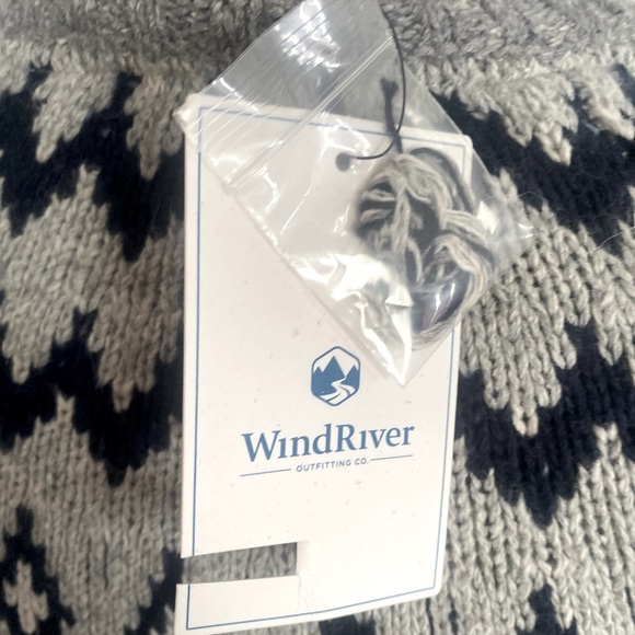 🩶🖤WINDRIVER🖤🩶Sweater in grey. New with tags. Size small. - Picture 8 of 12